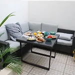 At Maries House 1 * Пениши