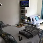 Апартаменты At Maries House 1 Пениши