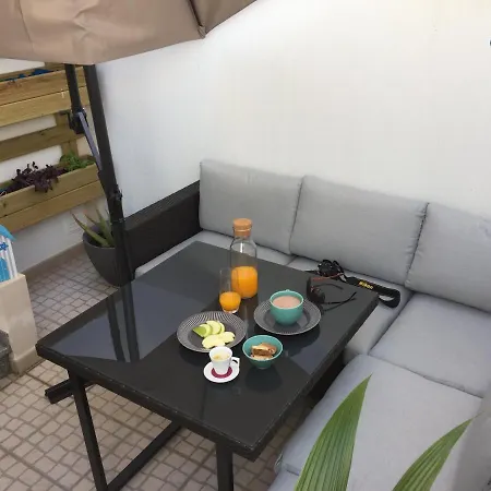 At Maries House 1 アパート *