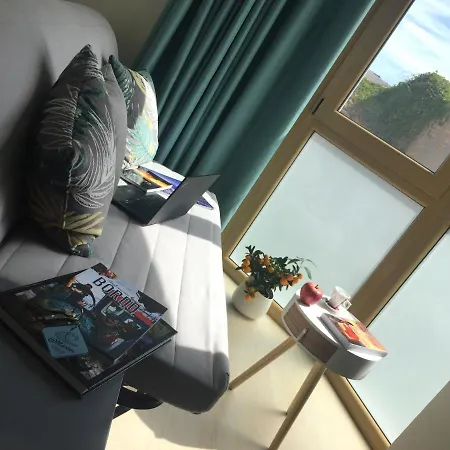 아파트 At Maries House 1 페니케
