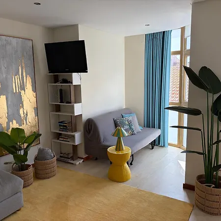 Апартаменты At Maries House 1